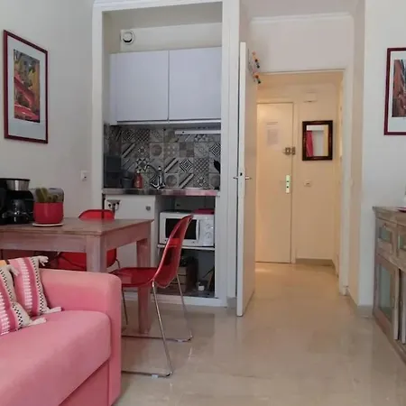 Lägenhet Ratti - Avec Jardin Au Coeur De